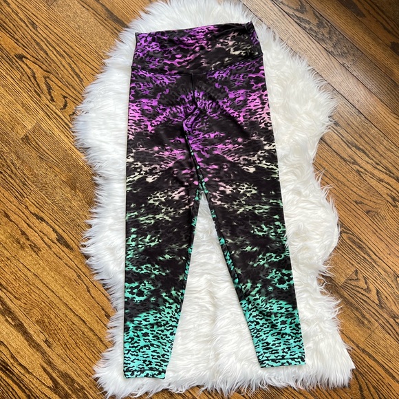 Activefit Cheetah Print Leggings - Picture 3 of 5